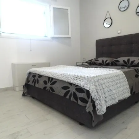 Apartament White Rose