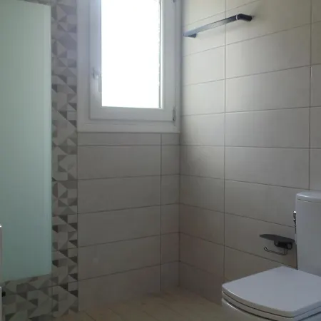 White Rose Apartment *