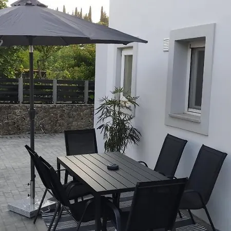 White Rose Apartment