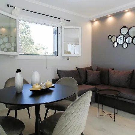 Apartment White Rose *