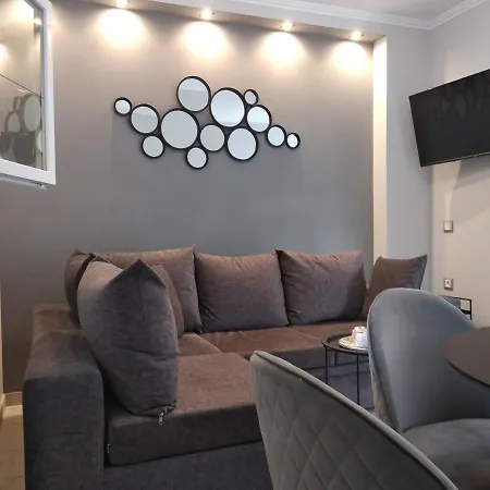 White Rose Apartment *
